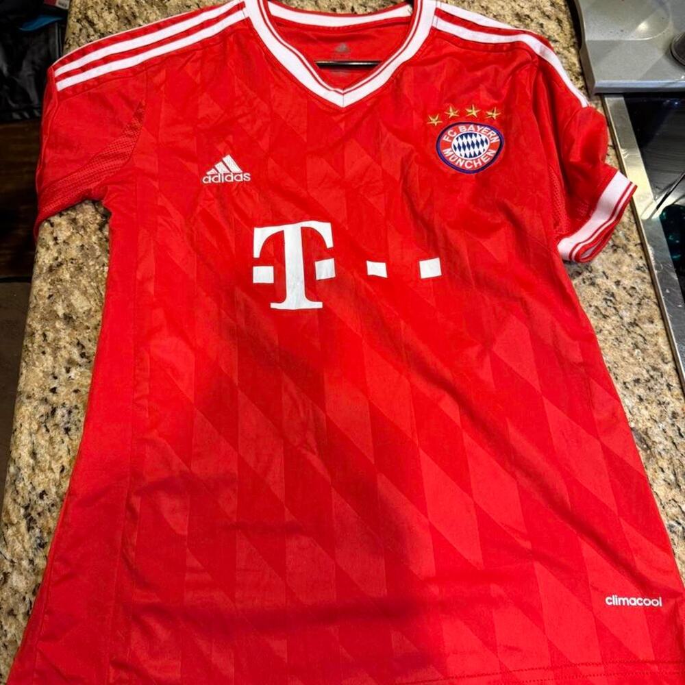 Adidas bayern munich red jersey